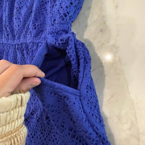 Bisou Bisou NWT Royal Blue Crochet HighNeck Gold Chain Romper Womens Size Medium - Picture 4 of 8